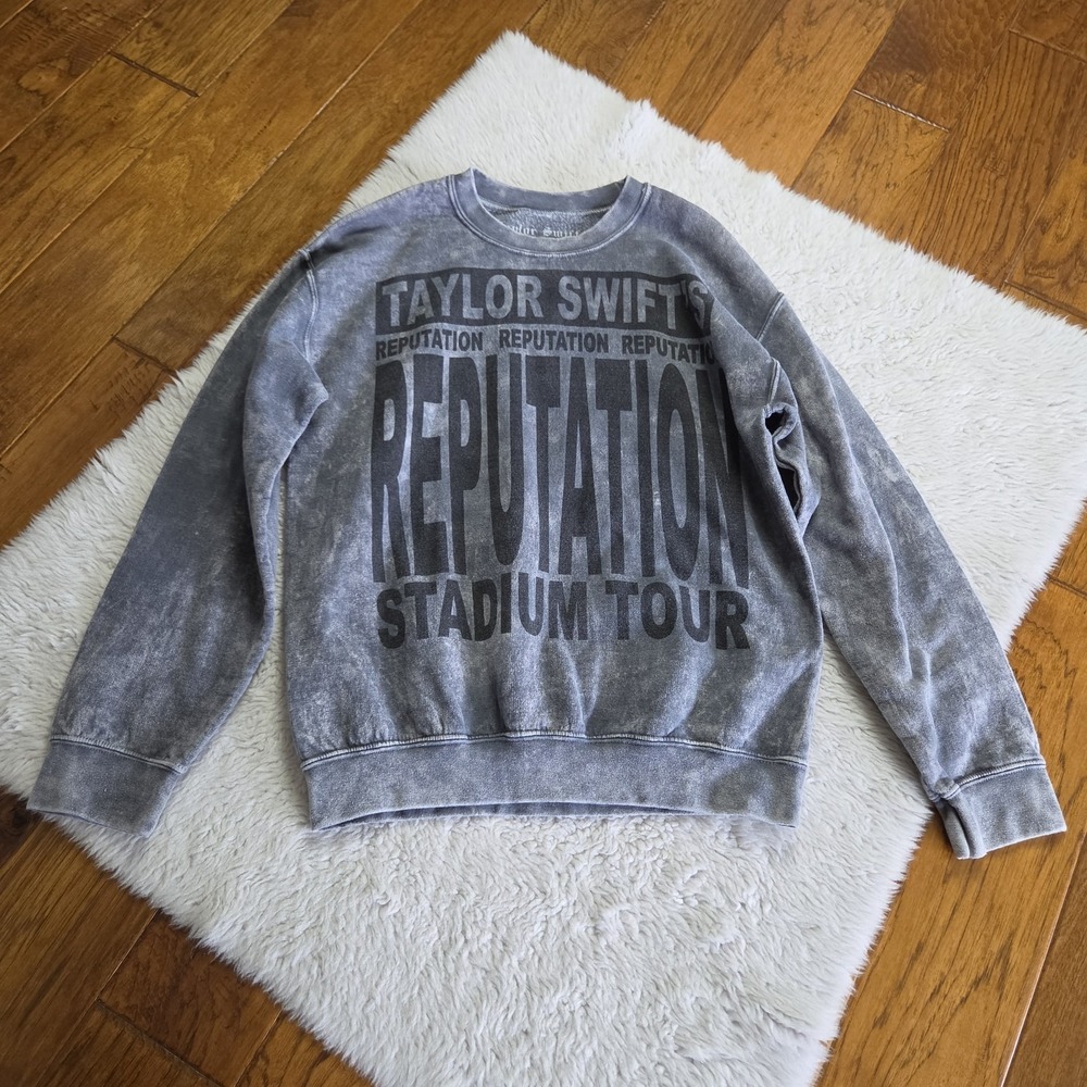 Taylor Swift Sweatshirt Size Medium Reputation Stadium Tour Fleece Crewneck Gray
